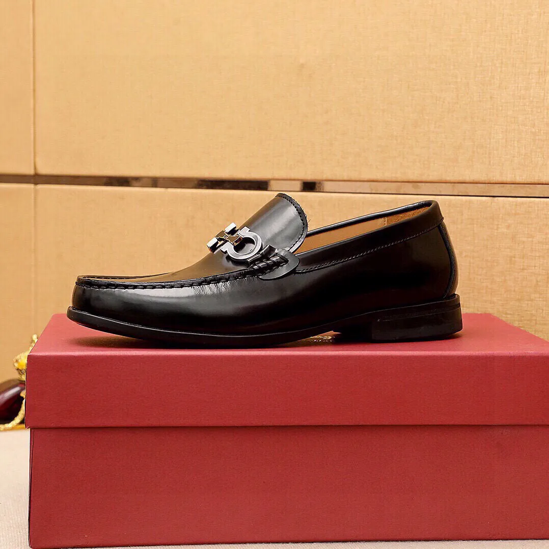 Men's shoes 💰480 💐 Product trademark: Ferragamo "Ferragamo" casual leather shoes Regular size: 38-44 (45🉑️customized) Product materials: Selected imported first-layer open-edge beaded cowhide leather upper + luxury hardware buckle, imported water-dyed cowhide leather lining. Strong three-dimensional visual effect, original outsole color: 4⃣️seed leather materials available